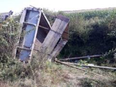 Smuggler, fleeing from the border guards, lost in the field a trailer with cigarettes