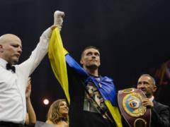 Чемпионское фото: Усик похвастался всеми поясами и Кубком Мохаммеда Али