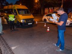In the Dnieper, the bus drove the family with a sidecar at a pedestrian crossing