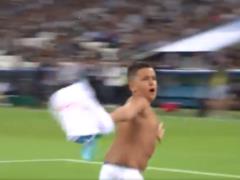 Young fan of the French grandee made a mad show before the championship match