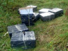 Border guards detained four Ukrainians who carried 5 thousand. packs of cigarettes from Belarus