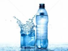 Вчені з'ясували, яка вода корисніше? звичайна або мінеральна