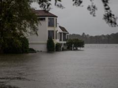 In the USA chaos reigns: hurricane  Florence  takes away lives