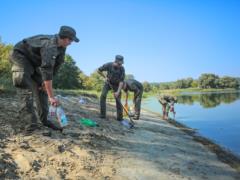 In Kharkov, the future officers of the National Guard took part in the environmental action