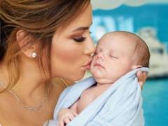 Eva Longoria took her newborn son for a walk with koalas and kangaroos
