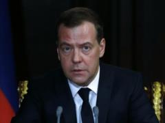 Медведев предупредил о тяжелых временах