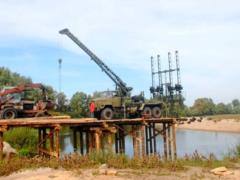 In Rivne region military engineers complete the construction of the 95-meter wooden bridge