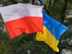 For the  red line : Poland quarreled with Ukraine