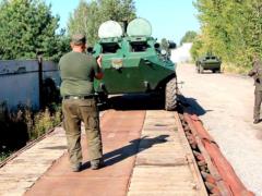 In Kharkov, officers of the National Guard were taught how to properly form echelons