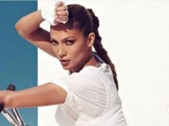Jennifer Lopez could not stand on her feet and fell straight during the performance