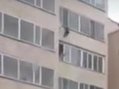 In Astana, a man caught a child who fell out of the balcony 10 floors