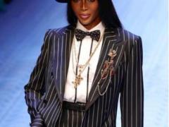Because of the inappropriate behavior of Naomi Campbell on the plane, she was suspected of having a mental illness