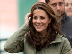 Slim Kate Middleton in skinny jeans and high boots has officially left the decree