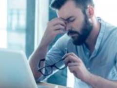 Врачи назвали разрушающие здоровье условия работы