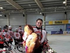 Настоящая  Гладиаторша : впервые в истории в мужском чемпионате Украины по хоккею сыграет девушка