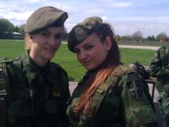 Нідерланди першими в ЄС стануть  закликати  жінок на військову службу