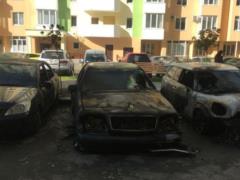 Під Києвом спалили 7 автомобілів