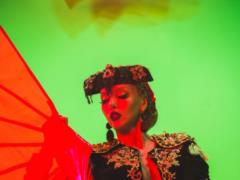 Extreme-Polyakova perform a  deadly  trick for 10 thousand dollars during the show  Queen of the Night 