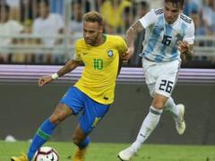 Neymar entered the Top 10 Brazilians by the number of matches for Selesao