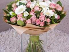 What to give: roses, chrysanthemums or gerberas?