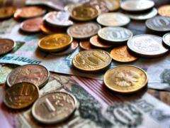 The collapse of the ruble will leave the Russians without travel and cars