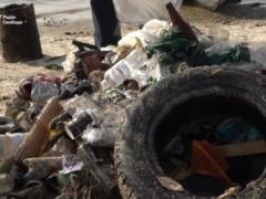 In Zaporozhye, divers clean the Dnieper