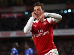 Bellerin: Ozil is always given to the maximum