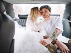 O Group Leader. Torvald Evgeny Galich after 9 years of marriage starred in a wedding photo shoot