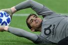 Casillas caught up with Pyatov and came in second in the reflected penalty in the Champions League