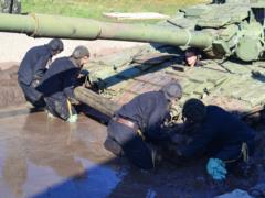 Kharkov tank cadets were taught to evacuate equipment in the field