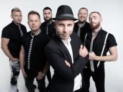 У новому синглі лідер групи Mad Heads після дворічної перерви розкрив причини свого переїзду