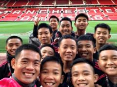 The children s team, which was pulled out of the cave, visited Manchester United.. Mourinho hugged everyone