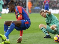 Arsenal fans insult and threaten Zach, and he wishes them well
