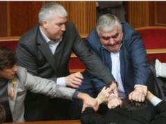 Near Donetsk for the attack on the warrior was detained the former people s deputy-regional  Vasya-Kartavy 
