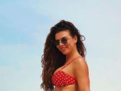 Anna Sedokova in a bathing suit showed how she splashes in the bathroom with her little son