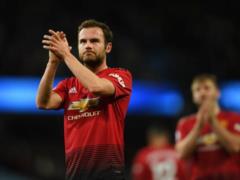 Manchester United wants to renew contracts with Mata and Herrera