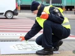 In Odessa, the patrol police went to extreme measures to protect pedestrians