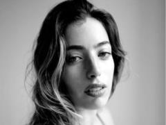 Fully naked 22-year-old daughter Evan McGregor starred in a sensual photo shoot