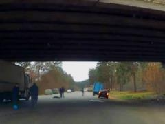 В Харькове на дороге под мостом нашли мертвое тело