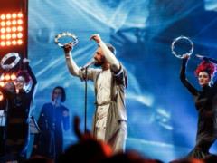 Pina Colada for fan and declaration of love. Vitaly Kozlovsky gave a bright show at a concert in Kiev