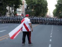 Fans of the Argentine club with gas attacked the bus irreconcilable opponent before the fight