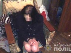 Одесский любовный треугольник: мужчина отчитал женщину за переписку с бывшим и получил за это удар ножом