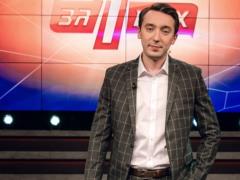 Михаил Присяжнюк показал, кто в их семье наряжает елку