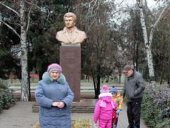 В Краматорске восстановили памятник Леониду Быкову
