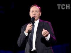 Спейси должен явиться в суд по делу о сексуальных домогательствах