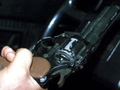 Возможно только в Эстонии: пьяный пассажир автобуса открыл пиво пистолетом