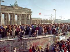 Guardian: Если и брать пример с прошлого, то стоит смотреть на 1989 год