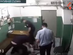 Избиение людей в метрополитене: харьковчане пришли поддержать принципиальную позицию полиции