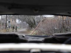 WP: У этих украинцев есть пенсия. Но чтобы получить ее, он должны пройти по минному полю
