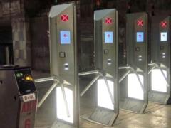 В Киевском метро тестируют турникеты украинского производства